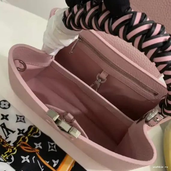 WIS CAPUCINES VUITTON LOUIS BB 0515